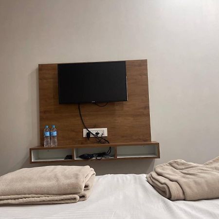 Hotel Nilkanth Navsari Exterior foto