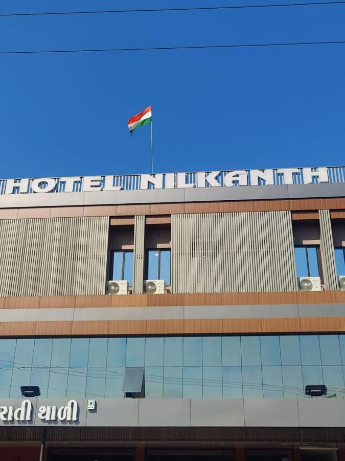 Hotel Nilkanth Navsari Exterior foto